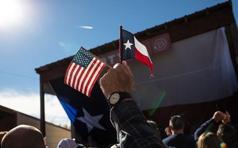 ผู้มีสิทธิ์เลือกตั้งสหรัฐไปใช้สิทธิ์เลือกตั้งกึ่งวาระ