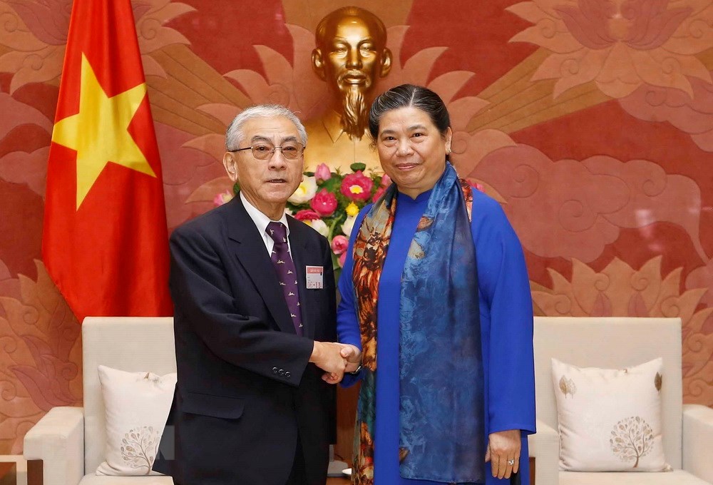 รองประธานสภาแห่งชาติต่องถิฟ้องให้การต้อนรับคณะผู้บริหารสมาคมอดีตส.ส.พรรคเสรีประชาธิปไตยญี่ปุ่น