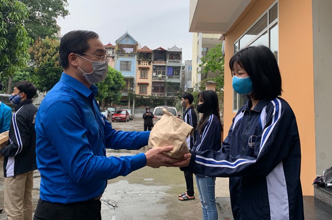 กิจกรรมสร้างงานทำ 10,000 ตำแหน่งช่วยเหลือผู้ใช้แรงงานที่ได้รับผลกระทบจากโรคโควิด- 19