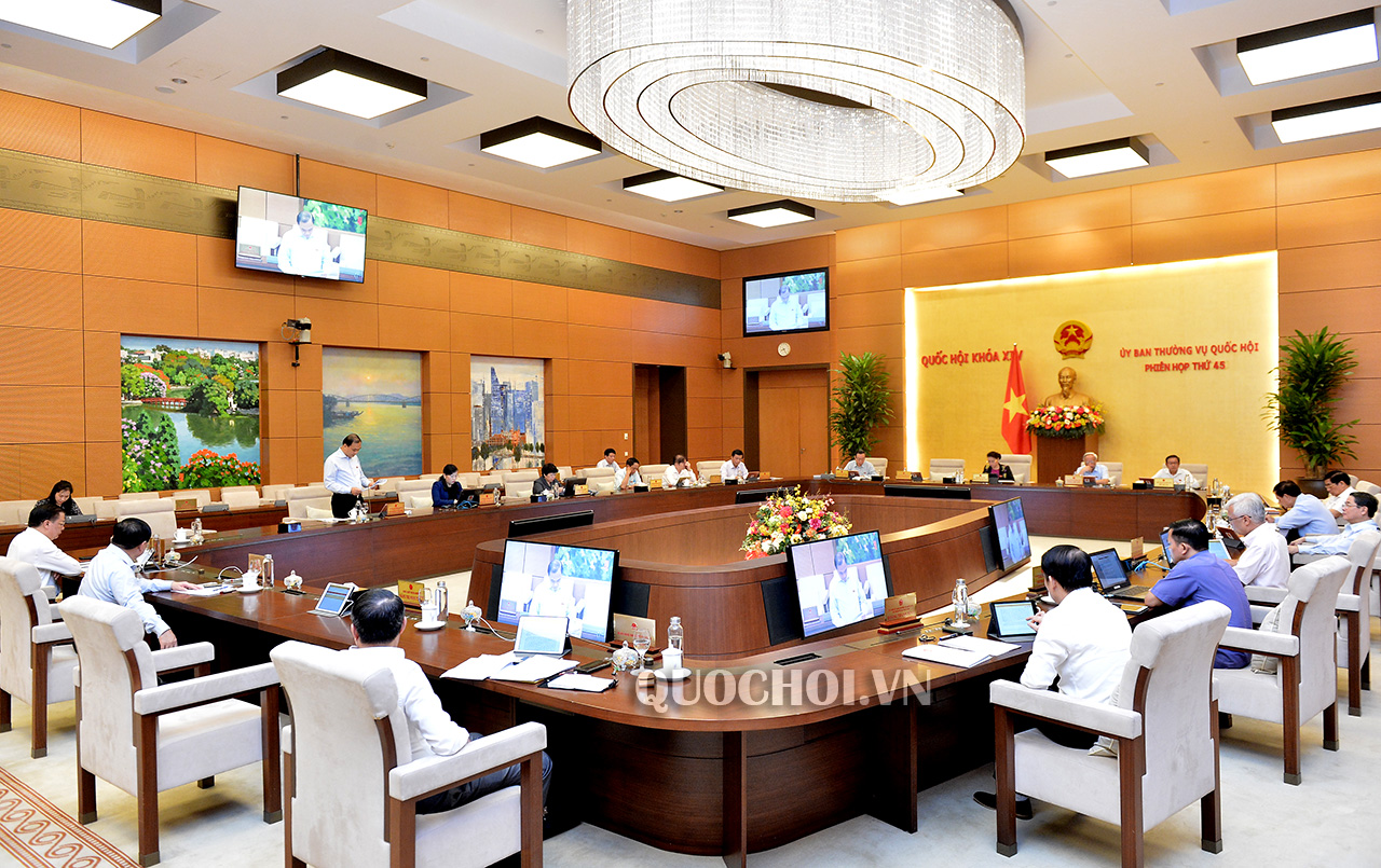 สร้างแผนการพัฒนาเศรษฐกิจ – สังคมในระยะสั้นและระยะยาว