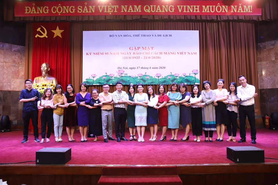 กระทรวงวัฒนธรรม การกีฬาและการท่องเที่ยวจัดกิจกรรมพบปะสังสรรค์และยกย่องสดุดีนักข่าวดีเด่น