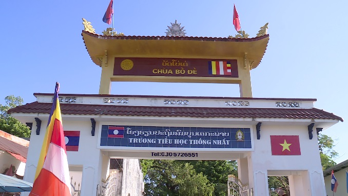 ครูชาวเวียดนามทุ่มเทกับหน้าที่สร้างคนในประเทศลาว