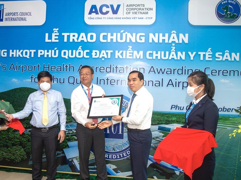 ท่าอากาศยานนานาชาติฟู้ก๊วกรับใบรับรอง Airport Health Accreditation