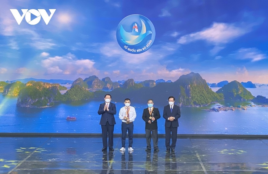 พิธีมอบรางวัลและจัดแสดงผลงานการประกวดภาพถ่ายศิลปะ “ปิตุภูมิริมฝั่งทะเล”