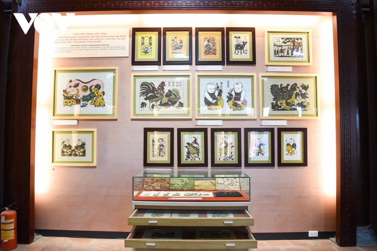 การอนุรักษ์และฟื้นฟูอาชีพทำภาพพื้นเมืองดงโห่