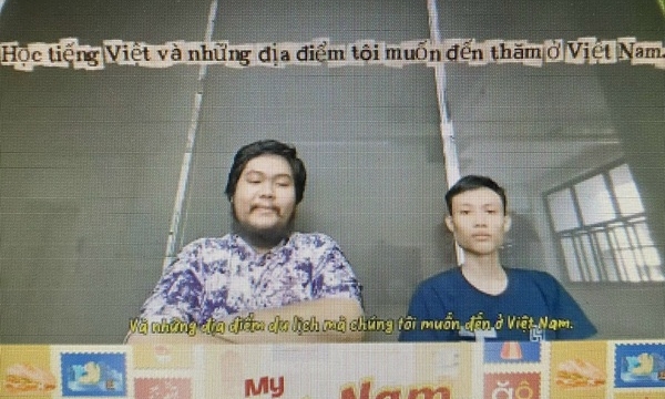 ผลงานการประกวดของ นาย วิรชัช ภูครองทอง และ นาย ภิกษุ รักษ์ณรงค์ คณะศิลปศาสตร์