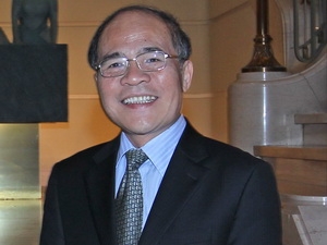 ภารกิจของท่านNguyễn Sinh Hùng ประธานรัฐสภาเวียดนามในประเทศอังกฤษ