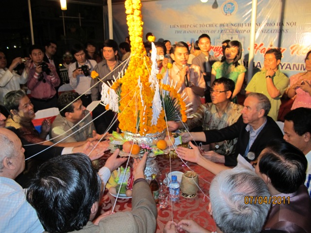 สงกรานต์แห่งมิตรไมตรีในกรุงฮานอย