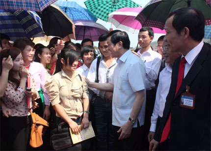 ประธานแห่งรัฐTrương Tấn Sang แลกเปลี่ยนข้อราชการในจังหวัดSơn La