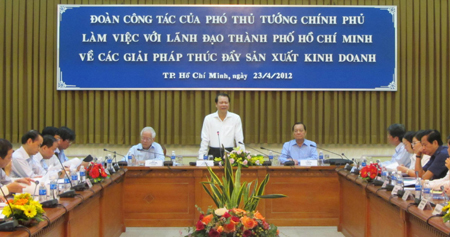 ท่านVũ Văn Ninhรองนายกรัฐมนตรีเวียดนามเดินทางไปเยือนและแลกเปลี่ยนข้อราชการที่นคร