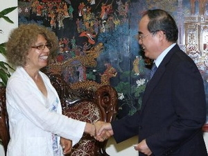 คณะผู้แทนเจ้าหน้าที่สมาคมวิทยาศาสตรสุขภาพชุมชนสหรัฐเยือนเวียดนาม