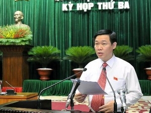 รัฐสภาอภิปรายเกี่ยวกับร่างมติว่าด้วยมาตรการด้านภาษีเพื่อแก้ไขอุปสรรคให้แก่สถานประกอบการและประชาชนในปี๒๐๑๒