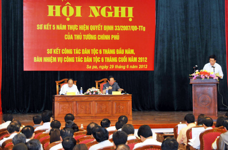 ท่านNguyễn Xuân Phúc รองนายกรัฐมนตรีตรวจราชการที่เขตตะวันตกเฉียงเหนือ