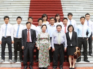 รองประธานประเทศต้อนรับคณะนักศึกษาเวียดนามที่จะร่วมการแข่งขันSell Eco Marathonเอเชีย