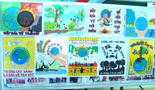 เขียนภาพโปสเตอร์เกี่ยวกับสิ่งแวดล้อมประจำปี๒๐๑๒