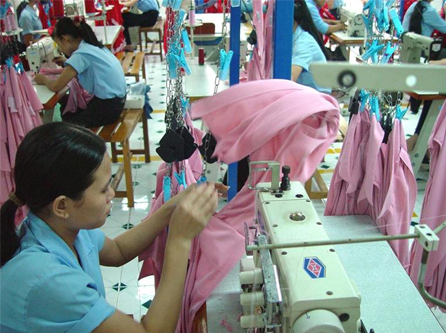 วางยุทธศาสตร์ในระยะยาวให้แก่ผลิตภัณฑ์สิ่งทอและเสื้อผ้าสำเร็จรูปเวียดนาม