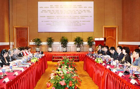 การสัมมนาทฤษฎี ครั้งแรก ระหว่างพรรคคอมมิวนิสต์เวียดนามกับคิวบา