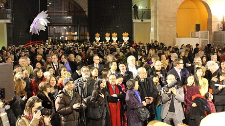 บรรยากาศอันอบอุ่นในเวลาส่งท้ายปีเก่าต้อนรับปีใหม่ของชาวเวียดนามที่อาศัยในประเทศต