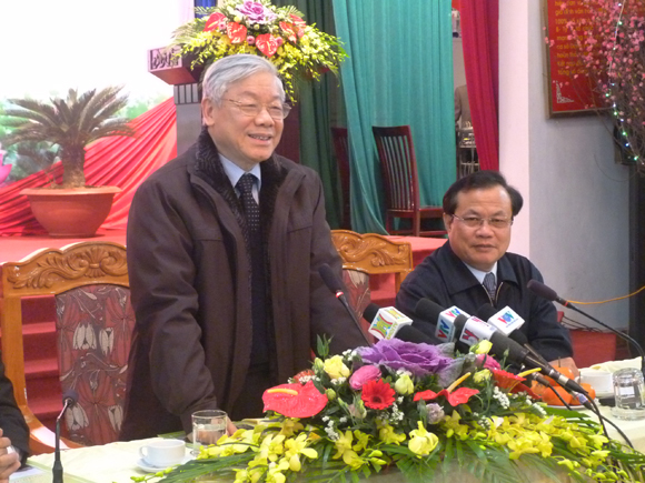 เลชาธิการใหญ่พรรคคอมมิวนิสต์เวียดนามNguyễn Phú Trọng ลงพื้นที่อำเภอThạch Thất