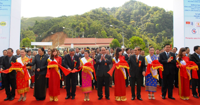 เปิดทางหลวง2E เชื่อมอำเภอเมืองขวา แขวงพงสาลีกับจังหวัดĐiện Biên