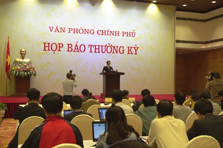 การแถลงข่าวต่อสื่อมวลชนเกี่ยวกับประชุมประจำเดือนกุมภาพันธ์ของรัฐบาลเวียดนาม