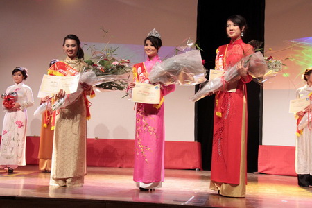 รายการ“ต้อนรับวสันต์ฤดูปี๒๐๑๓”ของสมาคมนักศึกษาเวียดนามที่อาศัยในฝรั่งเศส