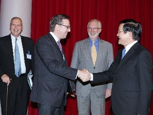 ประธานประเทศเวียดนามTrương Tấn Sangให้การต้อนรับประธานสภาธุรกิจสหรัฐอาเซียน