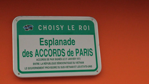 เปิดจัตุรัสข้อตกลงปารีสในฝรั่งเศส