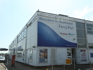 สหราชอาณาจักรอังกฤษสดุดีประธานโฮจิมินห์