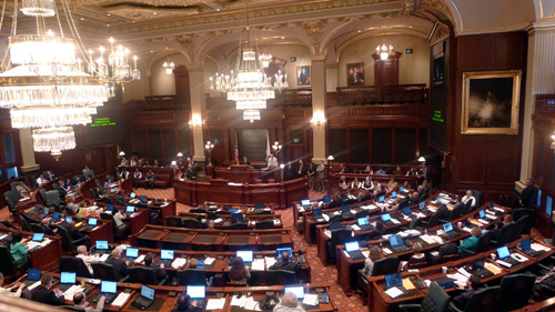 รัฐสภารัฐIllinois ประเทศสหรัฐสนับสนุนการขยายความสัมพันธ์ทางเศรษฐกิจและการค้ากับเวียดนาม