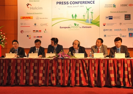 การแถลงข่าวต่อสื่อมวลชนเกี่ยวกับGreenbiz ๒๐๑๓