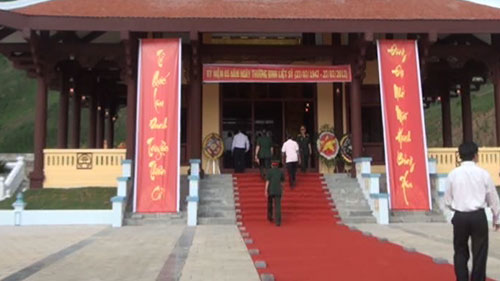 เปิดป้ายจารึกทหารชาวฮานอยที่สละชีพเพื่อชาติในจังหวัดกอนตุม