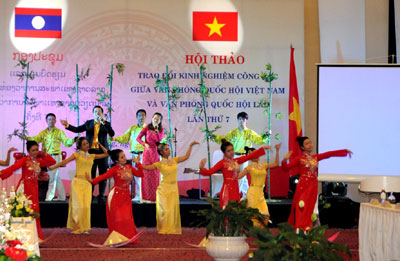 เวียดนามและลาวแลกเปลี่ยนประสบการณ์ด้านรัฐสภา