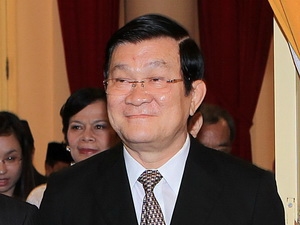 ประธานประเทศเจืองเติ้นซางเยือนฮังการี