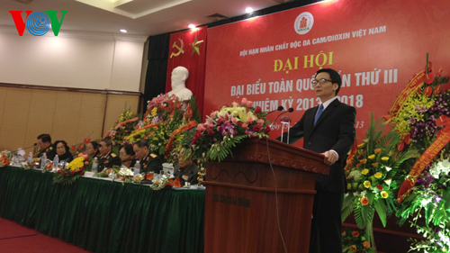 ดูแลเอาใจใส่ผู้เคราะห์ร้ายจากสารพิษสีส้มไดอ๊อกซินเป็นงานที่สำคัญและเร่งด่วนในระยะยาว