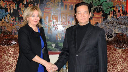 นายกรัฐมนตรีเวียดนามท่านเหงียนเติ้นหยุงให้การต้อนรับเอกอัครราชทูต  อาร์เมเนีย