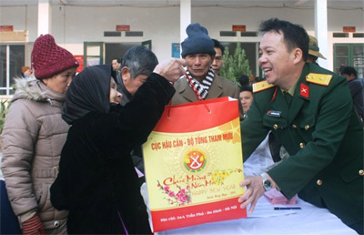 ดูแลเอาใจใส่คนจนในช่วงตรุษเต๊ต