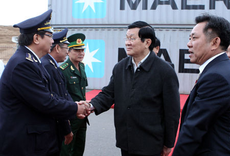 ประธานประเทศเวียดนาม ท่านเจืองเติ้นซางลงพื้นที่จังหวัดบิ่งดิ่ง