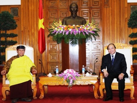 รองนายกรัฐมนตรีเหงวียนซวนฟุกให้การต้อนรับท่านผู้นำนิกายดรุกปะแห่งพุทธศาสนาเนปาล