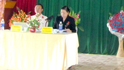 ท่านห่าถิ่เคียต หัวหน้าคณะกรรมการรณรงค์มวลชนส่วนกลางลงพื้นที่จังหวัดห่ายาง