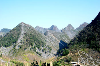 อุทยานหินด่งวันจุดนัดพบของนักท่องเที่ยวทั้งในและต่างประเทศ