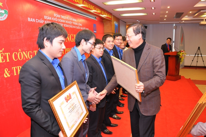 ค้ำประกันประสิทธิภาพของการแข่งขันและมอบรางวัล