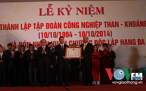 ฉลองครบรอบ๒๐ปีการจัดตั้งเครือบริษัทถ่านหินแร่ธาตุเวียดนาม