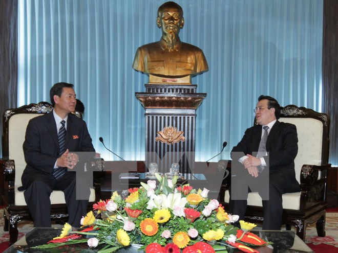 หัวหน้าคณะกรรมการวิเทศสัมพันธ์ส่วนกลางต้อนรับคณะสมาคมมิตรภาพเกาหลี–  เวียดนาม