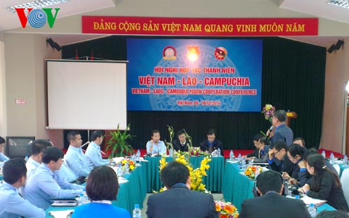 เปิดการประชุมความร่วมมือเยาวชนเวียดนาม ลาว กัมพูชาปี๒๐๑๔