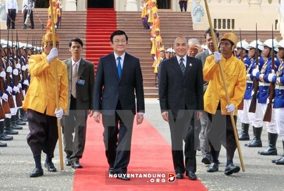 ท่านเจืองเติ๊นซางประธานประเทศเวียดนามเดินทางไปเยือนประเทศกัมพูชาอย่างเป็นทางการ