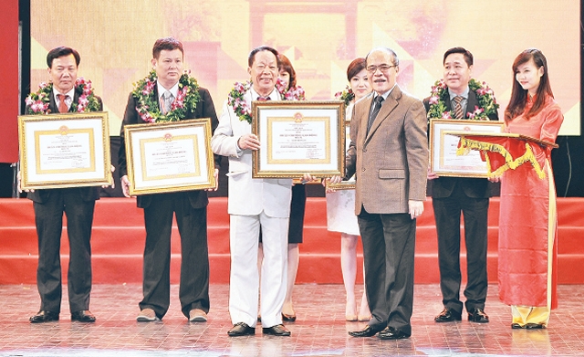 การพบปะสังสรรค์“ราตรีนักธุรกิจปี๒๐๑๔”