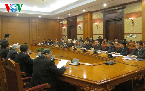 พยายามร่างเอกสารการประชุมสมัชชาพรรคสมัยที่๑๒ให้มีความสมบูรณ์โดยเร็ว