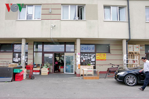 cho nguoi viet tai warszawa- thu do cua ba lan hinh 4