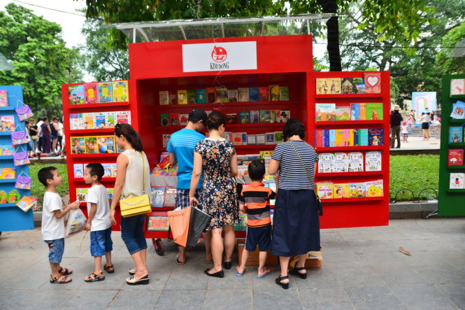 Người Hà Nội rủ nhau về phố đi bộ trong ngày Quốc khánh  